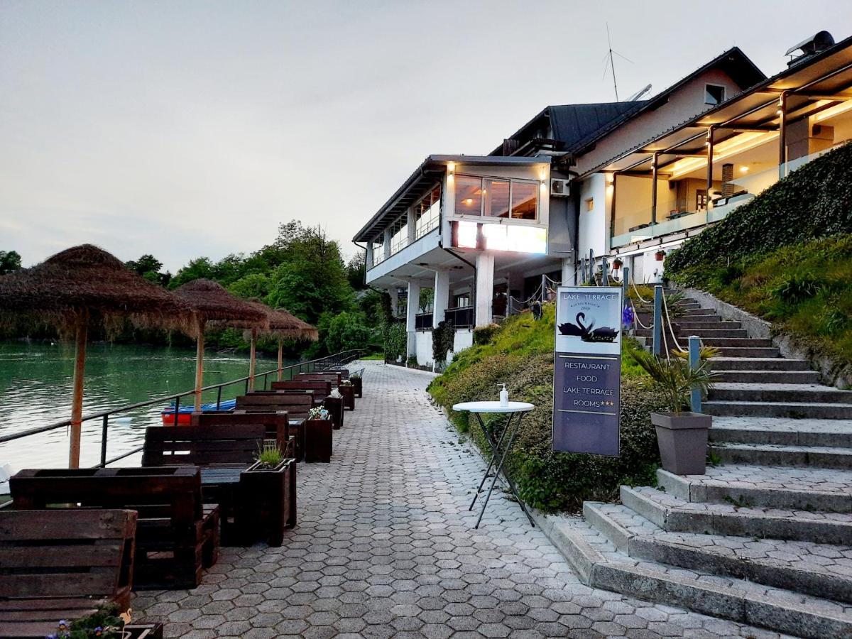 Gostisce Jezero Bed and Breakfast Medvode Exterior foto